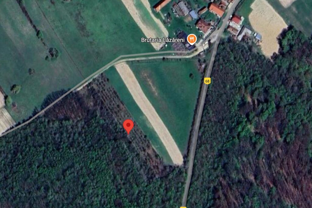 teren Lazareni, extravilan de 4.480 mp situat în Lăzăreni, Bihor, ideal pentru investiție agricolă sau recreativă. Proprietatea are formă dreptunghiulară, ușor în pantă, oferind o priveliște panoramică asupra împrejurimilor. Amenajat ca livadă cu pruni, acces direct din drumul asfaltat, curent electric disponibil și acte în regulă. Fără comision!